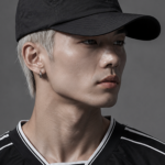 Black embroidered umbrella cap with Degrey logo - DECAPLOGO