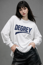 White long-sleeved T-shirt with navy Degrey logo, loose raglan style - OVSTADATRANG